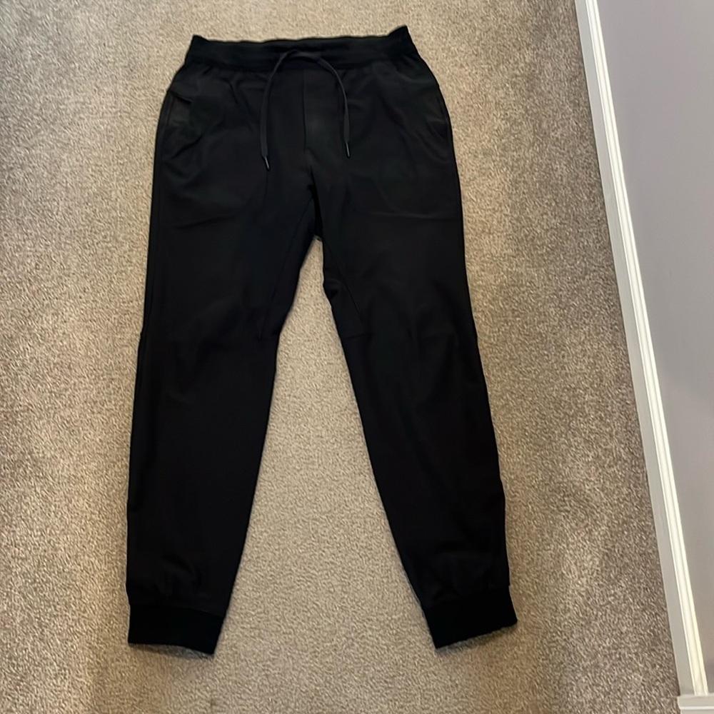 Lululemon Men’s ABC Jogger, black, size medium.